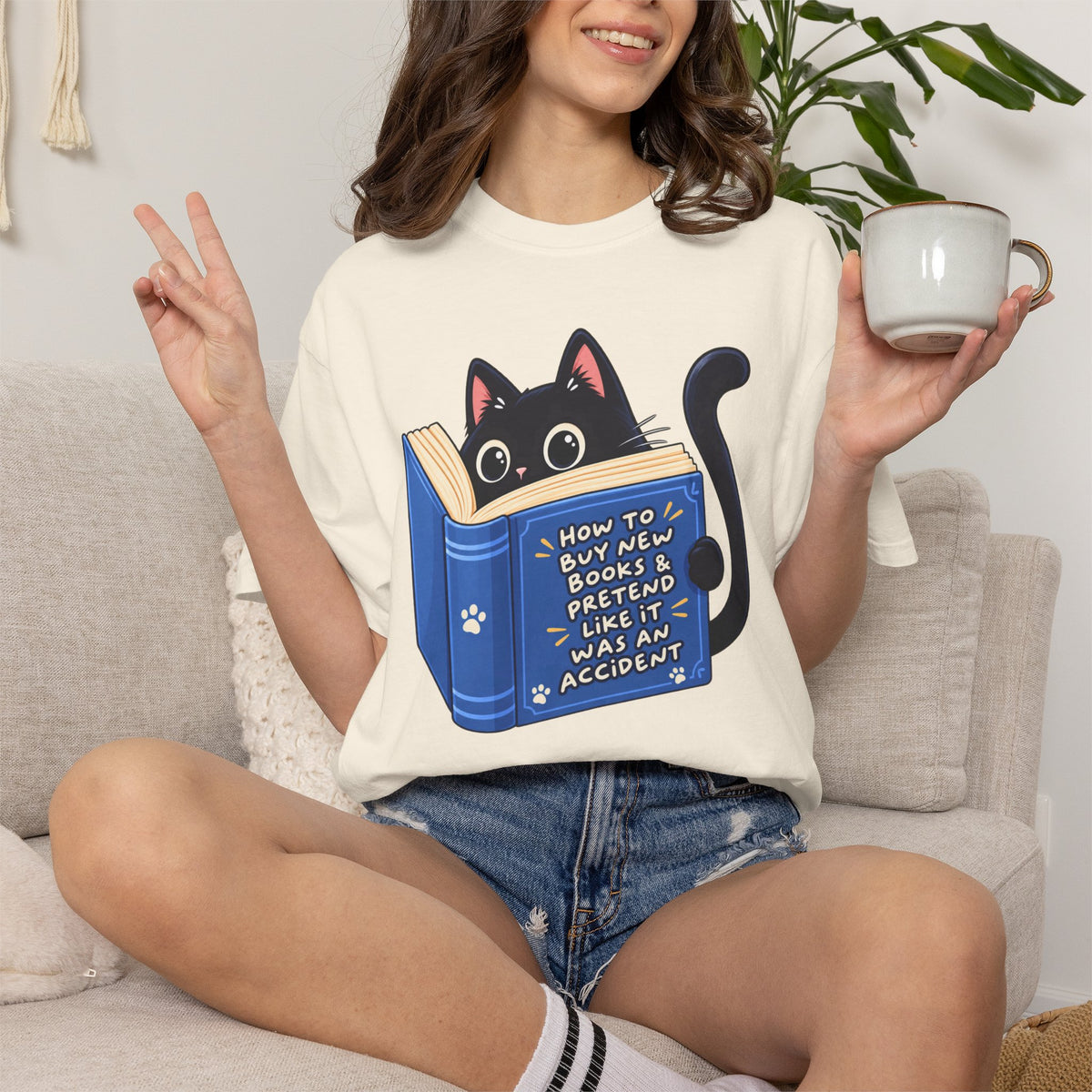 Bookstore Addict Cat T-Shirt